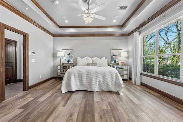 2216 Crestwood Drive, Jones, OK 73049