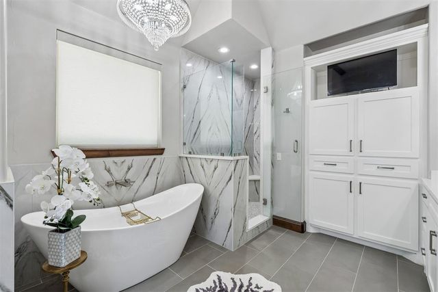 2216 Crestwood Drive, Jones, OK 73049