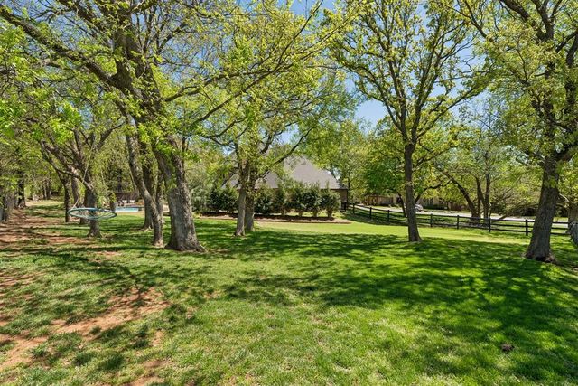 2216 Crestwood Drive, Jones, OK 73049