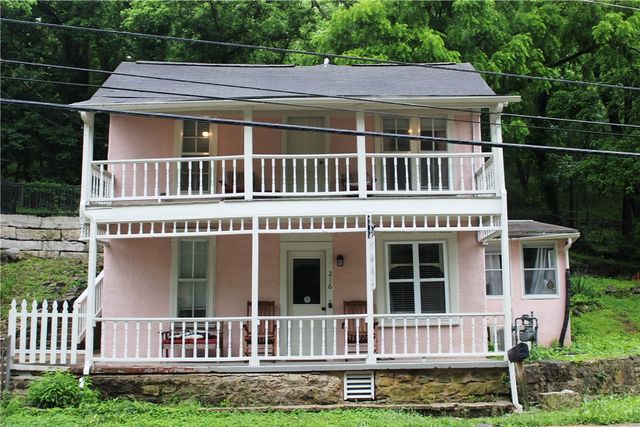 216 N Main Street, Eureka Springs, AR 72632