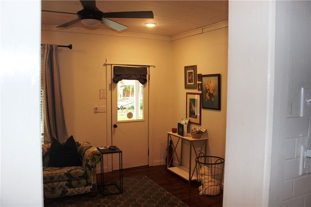 216 N Main Street, Eureka Springs, AR 72632