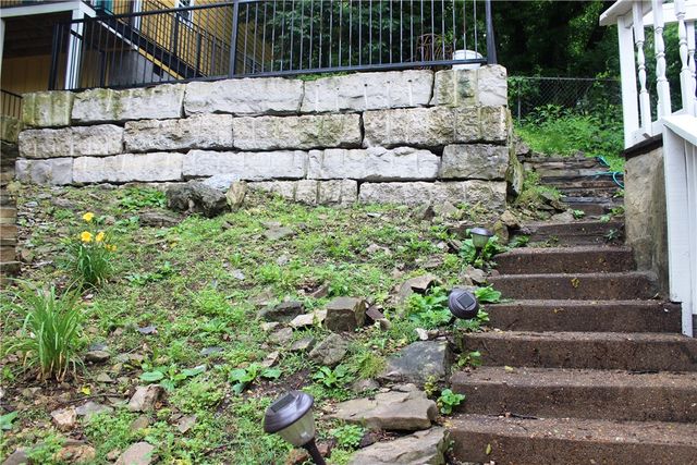 216 N Main Street, Eureka Springs, AR 72632