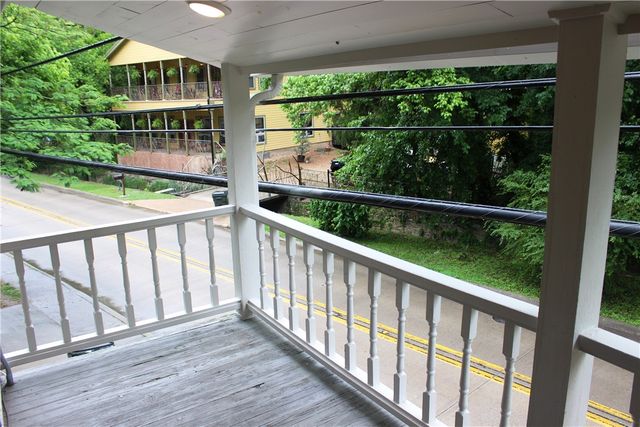 216 N Main Street, Eureka Springs, AR 72632