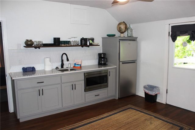 216 N Main Street, Eureka Springs, AR 72632