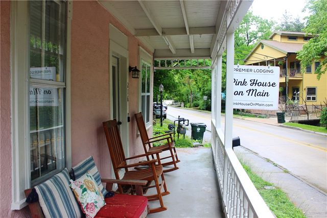 216 N Main Street, Eureka Springs, AR 72632