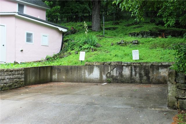 216 N Main Street, Eureka Springs, AR 72632