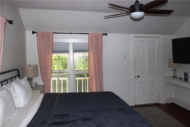 216 N Main Street, Eureka Springs, AR 72632