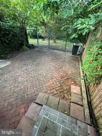 6521 GILDAR ST, Alexandria, VA 22310