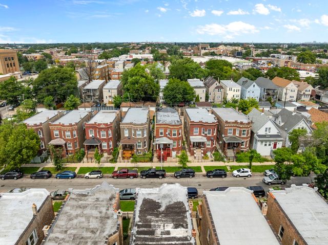 4038 W Potomac Avenue, Chicago, IL 60651