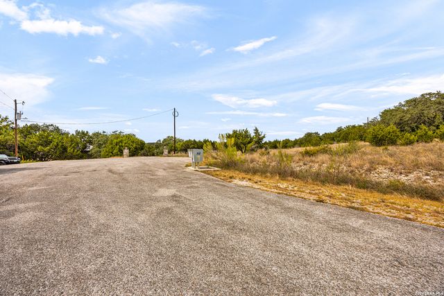 334 BOBBY CLARK DR, Canyon Lake, TX 78133