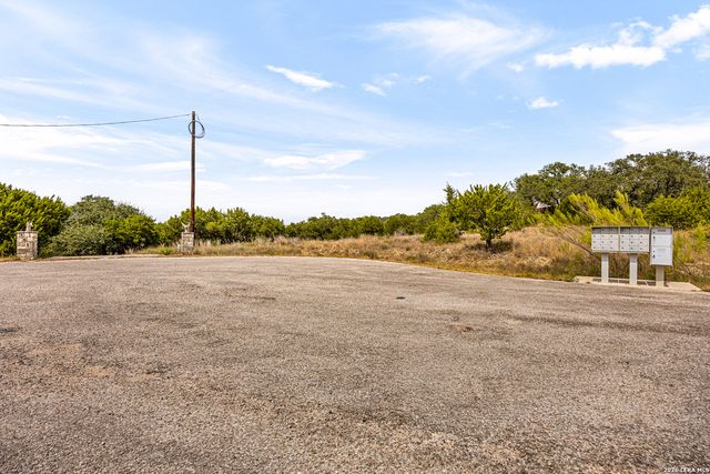 334 BOBBY CLARK DR, Canyon Lake, TX 78133