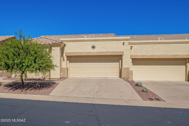 496 W Knotwood Street, Green Valley, AZ 85614