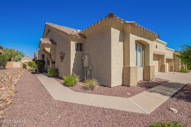 496 W Knotwood Street, Green Valley, AZ 85614