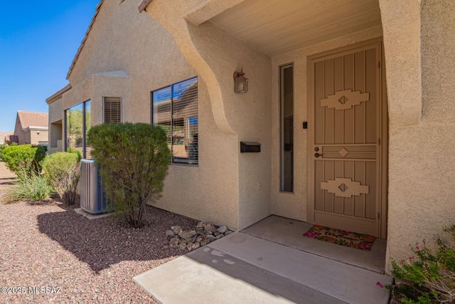 496 W Knotwood Street, Green Valley, AZ 85614