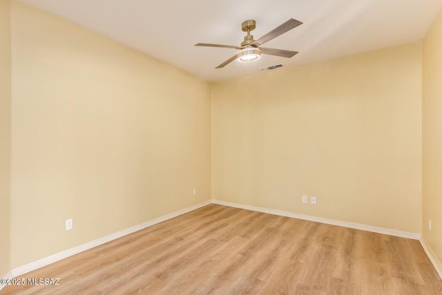 496 W Knotwood Street, Green Valley, AZ 85614