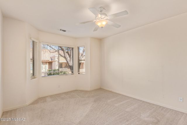 496 W Knotwood Street, Green Valley, AZ 85614