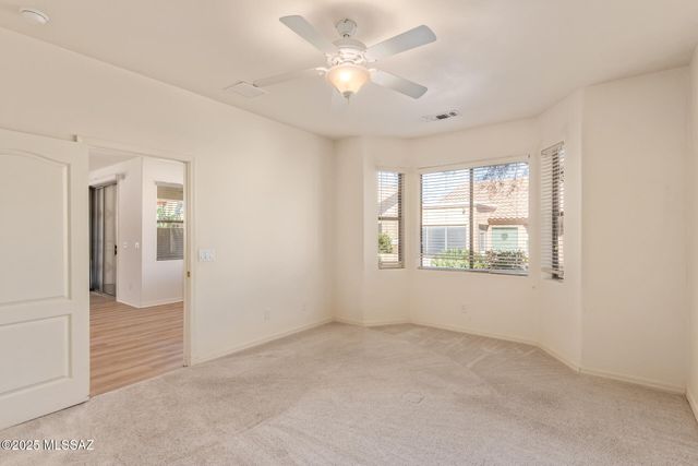 496 W Knotwood Street, Green Valley, AZ 85614