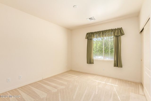 496 W Knotwood Street, Green Valley, AZ 85614