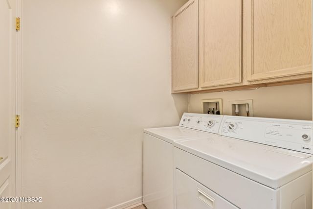 496 W Knotwood Street, Green Valley, AZ 85614