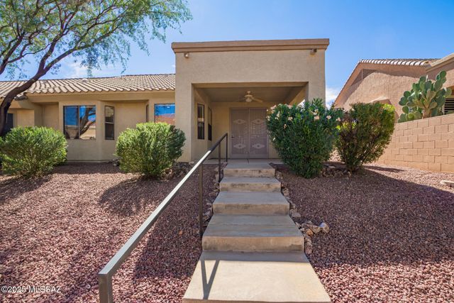 496 W Knotwood Street, Green Valley, AZ 85614