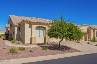 496 W Knotwood Street, Green Valley, AZ 85614