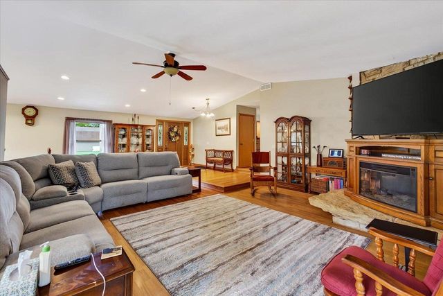 2670 N Britt Road, Janesville, WI 53548