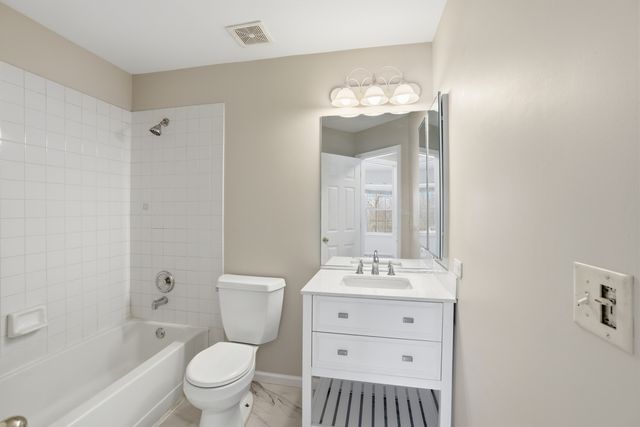 6349 Braxton Court, Gurnee, IL 60031