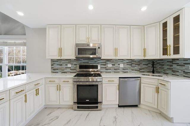 6349 Braxton Court, Gurnee, IL 60031