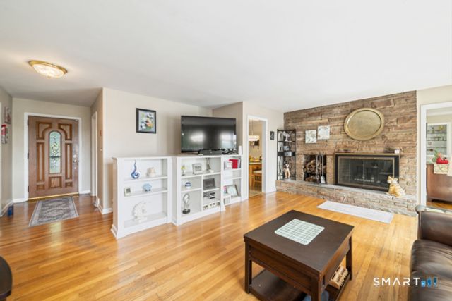 72 Calhoun Avenue, Trumbull, CT 06611