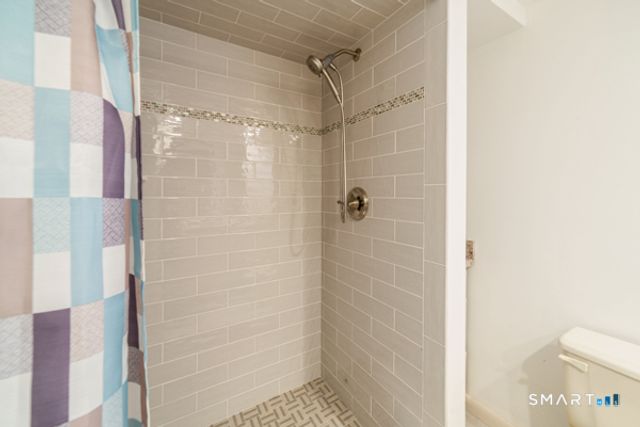 72 Calhoun Avenue, Trumbull, CT 06611