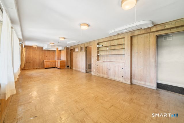 72 Calhoun Avenue, Trumbull, CT 06611