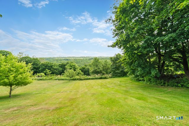 72 Calhoun Avenue, Trumbull, CT 06611