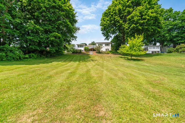 72 Calhoun Avenue, Trumbull, CT 06611