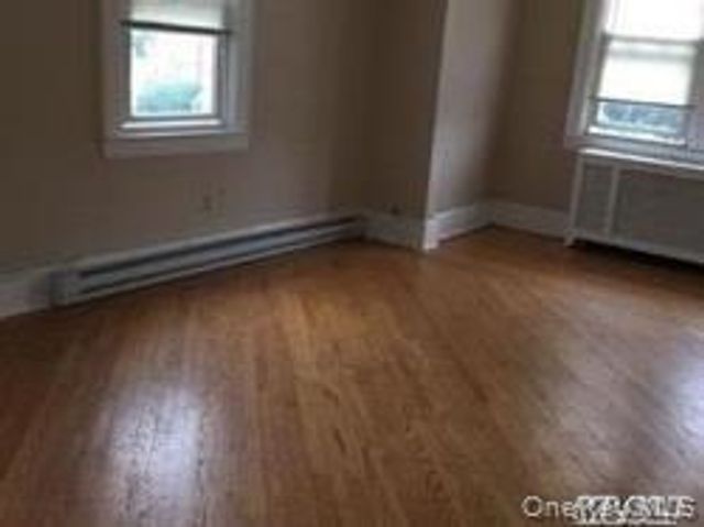 127 Gordon Road, Valley Stream, NY 11581