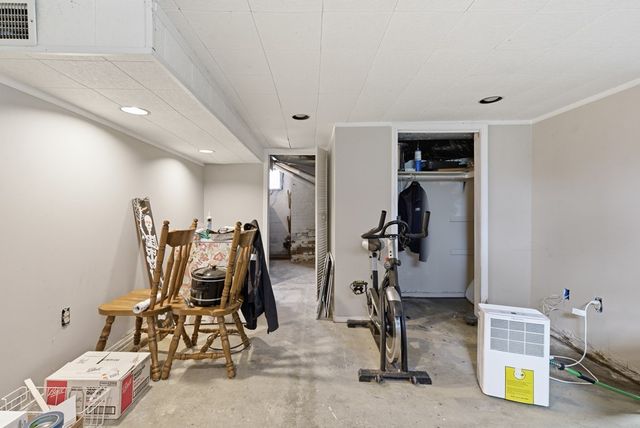 31 Parkwood Blvd, Mansfield, OH 44906