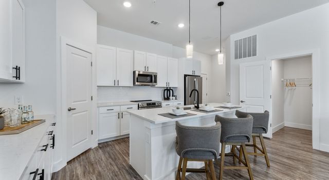 3800 W Lamberth Road 204, Sherman, TX 75092