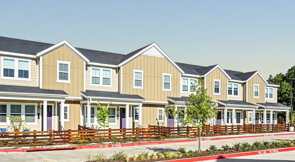 3800 W Lamberth Road 204, Sherman, TX 75092