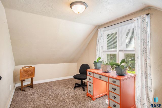 912 N Spring Ave Avenue, Sioux Falls, SD 57104