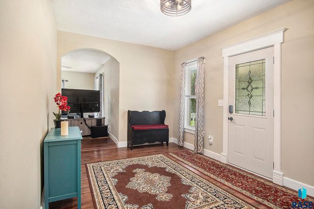 912 N Spring Ave Avenue, Sioux Falls, SD 57104