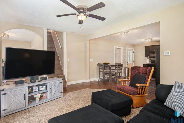 912 N Spring Ave Avenue, Sioux Falls, SD 57104