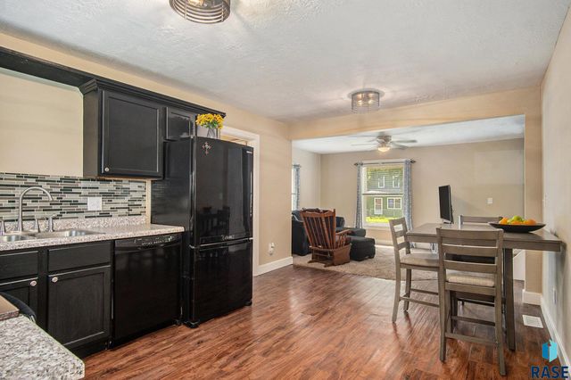 912 N Spring Ave Avenue, Sioux Falls, SD 57104