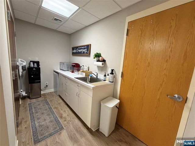 600 Godwin Avenue 6, Midland Park, NJ 07432