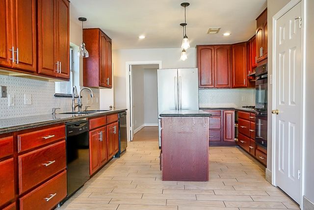 7626 Coachwood Drive, Houston, TX 77071
