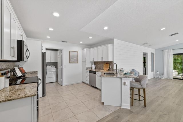 9 Kachina Lane, Port St. Lucie, Port St Lucie, FL 34952