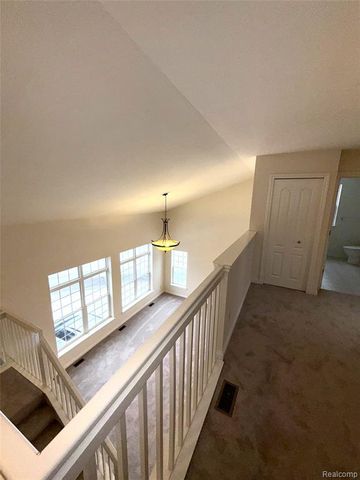 71 Grandview Circle, White Lake, MI 48386