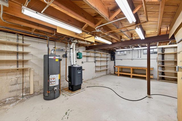 5645 S Lake DRIVE, Cudahy, WI 53110