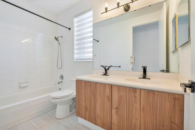 5081 NW 120th Avenue, Coral Springs, FL 33076
