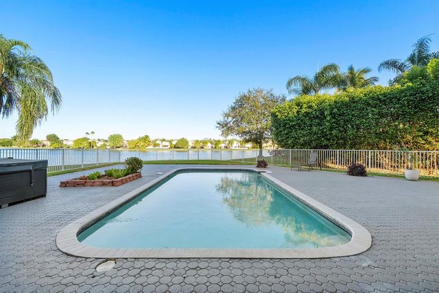 5081 NW 120th Avenue, Coral Springs, FL 33076