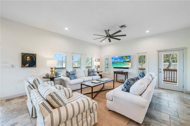 528 Channel View Dr, Port Aransas, TX 78373