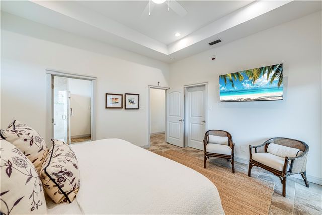 528 Channel View Dr, Port Aransas, TX 78373